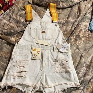 Super cute short overalls new.